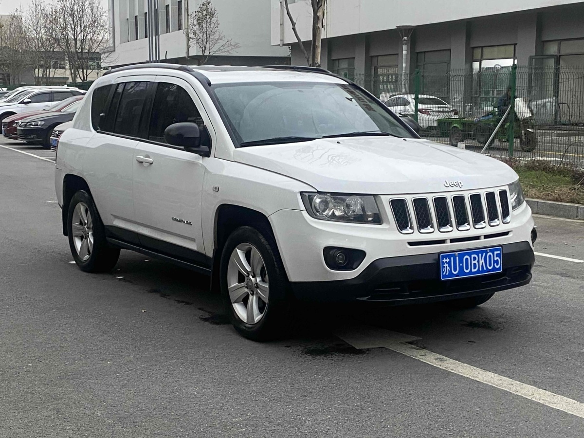 Jeep 指南者  2015款 2.0L 兩驅(qū)運(yùn)動(dòng)版圖片