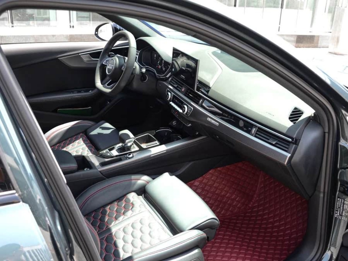 奧迪 奧迪A4L  2024款 40 TFSI quattro RS套件燃速型圖片