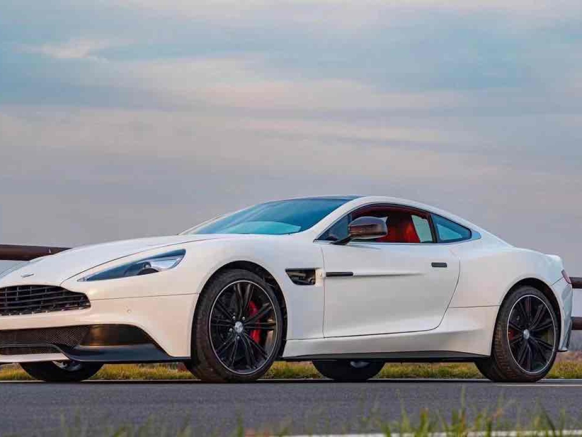 阿斯頓·馬丁 Vanquish  2013款 6.0L 標(biāo)準(zhǔn)型圖片