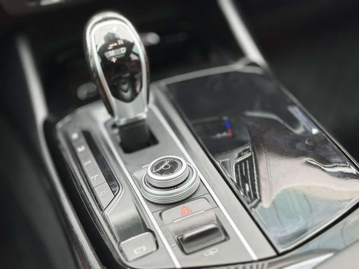 瑪莎拉蒂 Levante  2018款 3.0T 350Hp 運(yùn)動版圖片