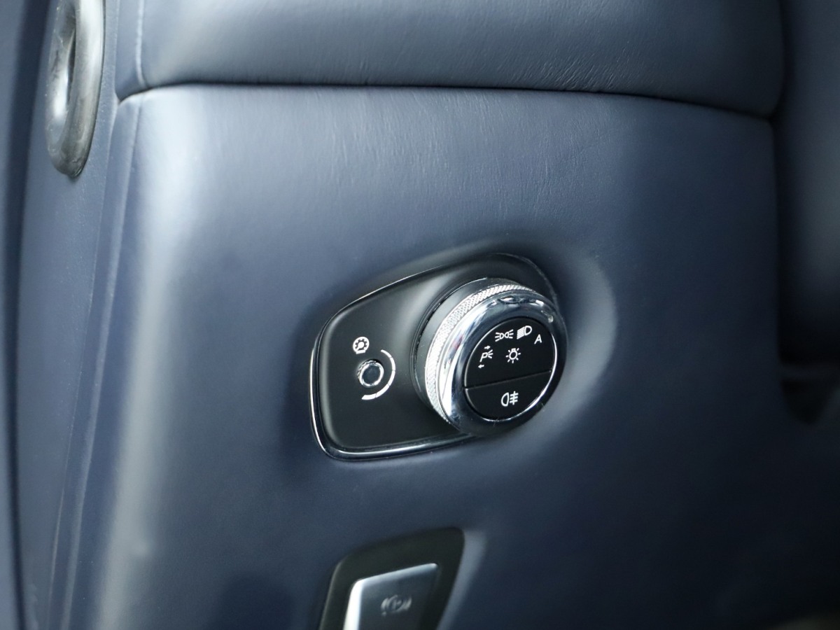 阿斯顿·马丁 阿斯顿・马丁DB11  2017款 5.2T V12图片