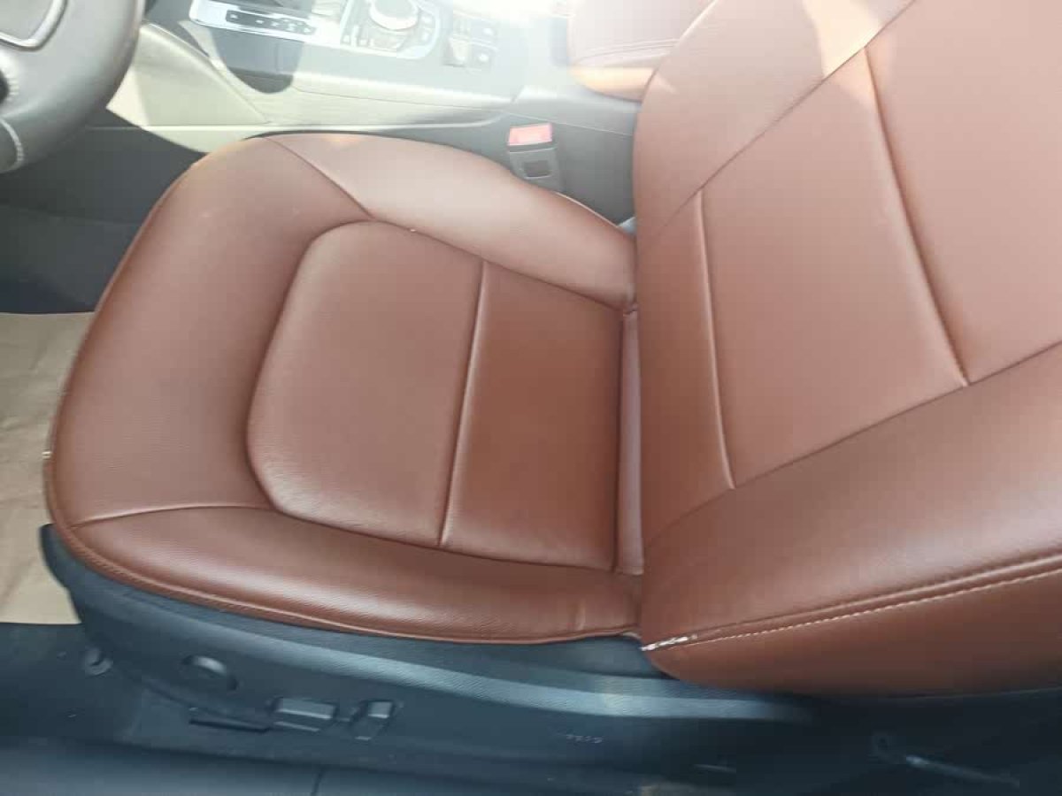 奧迪 奧迪A3  2016款 Sportback 35 TFSI 領(lǐng)英型圖片
