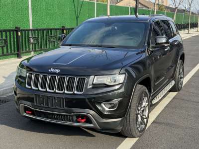 2017年05月 Jeep 大切諾基(進(jìn)口) 3.0L 舒享導(dǎo)航版圖片