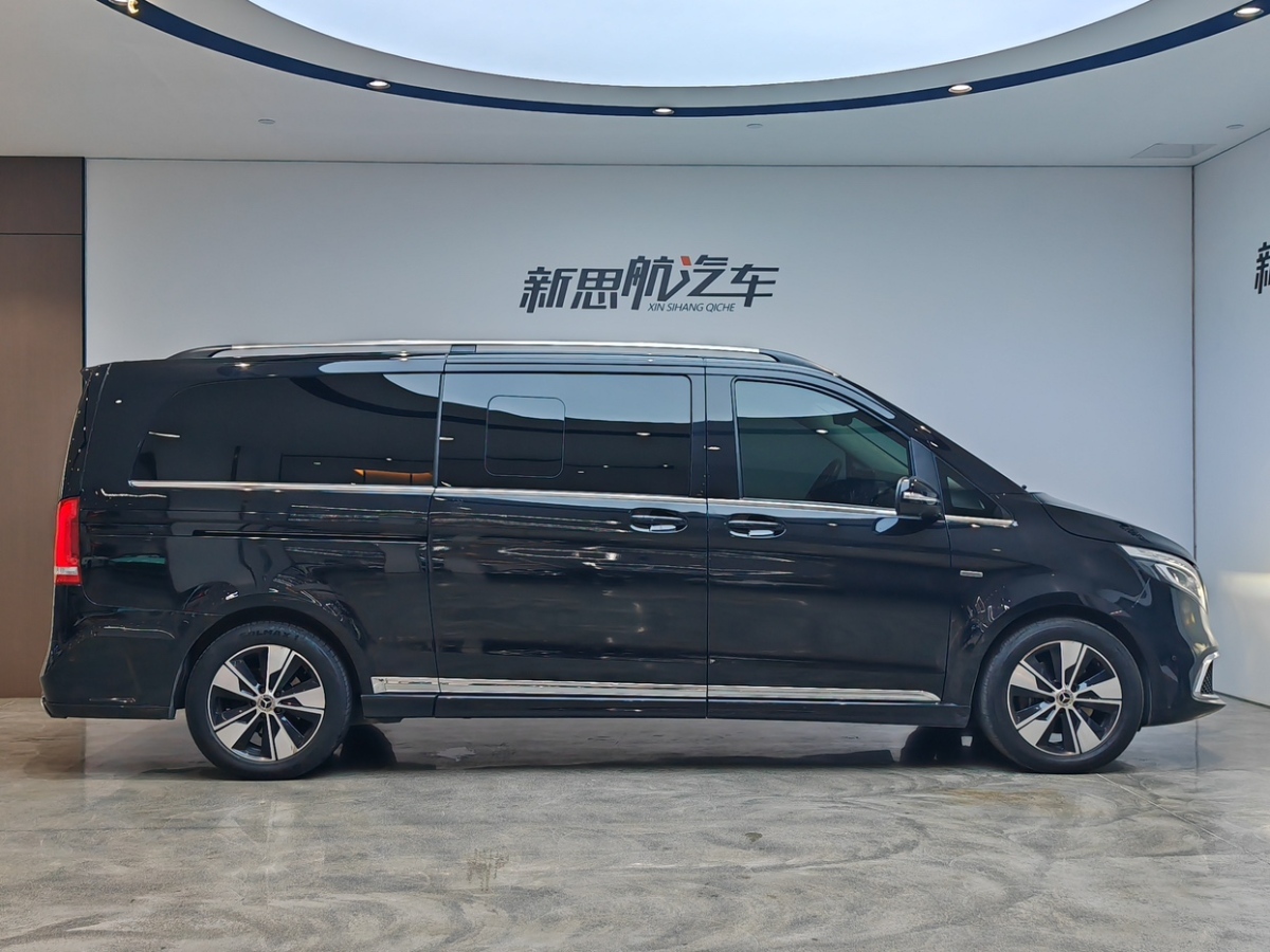 奔馳 V級(jí)  2022款 V 260 L 長(zhǎng)軸距尊貴版圖片