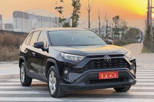 RAV4 豐田 榮放 2.0L CVT兩驅(qū)風(fēng)尚版