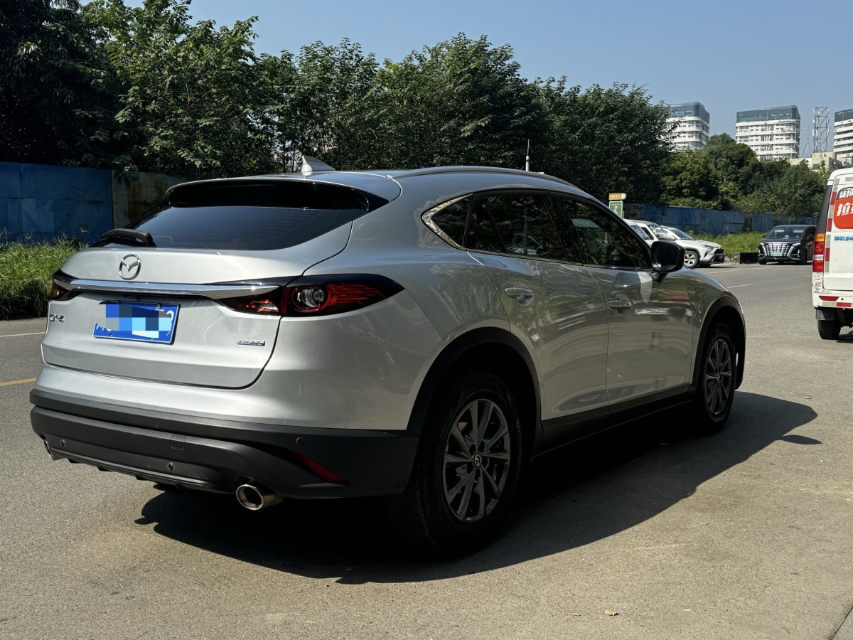 馬自達 CX-4  2021款 2.0L 自動兩驅(qū)藍天活力版圖片