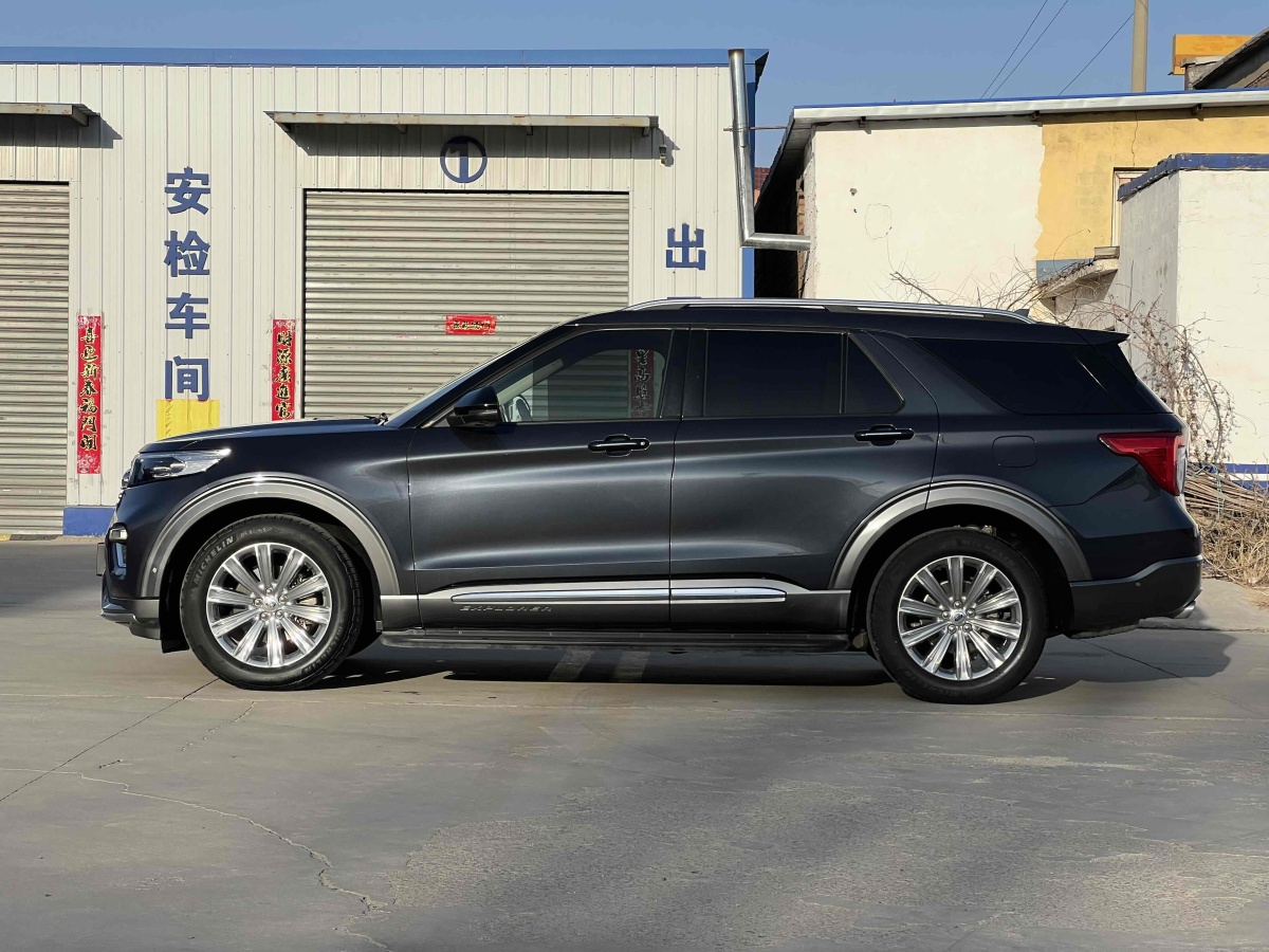 福特 探險(xiǎn)者  2023款 EcoBoost 285 四驅(qū)鈦金版 7座圖片