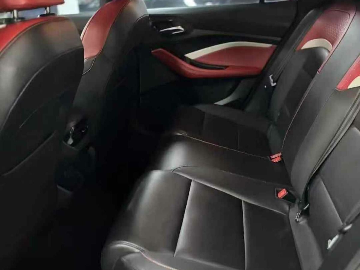 名爵 MG Cyberster  2024款 520km 傳奇四驅(qū)紅篷版圖片