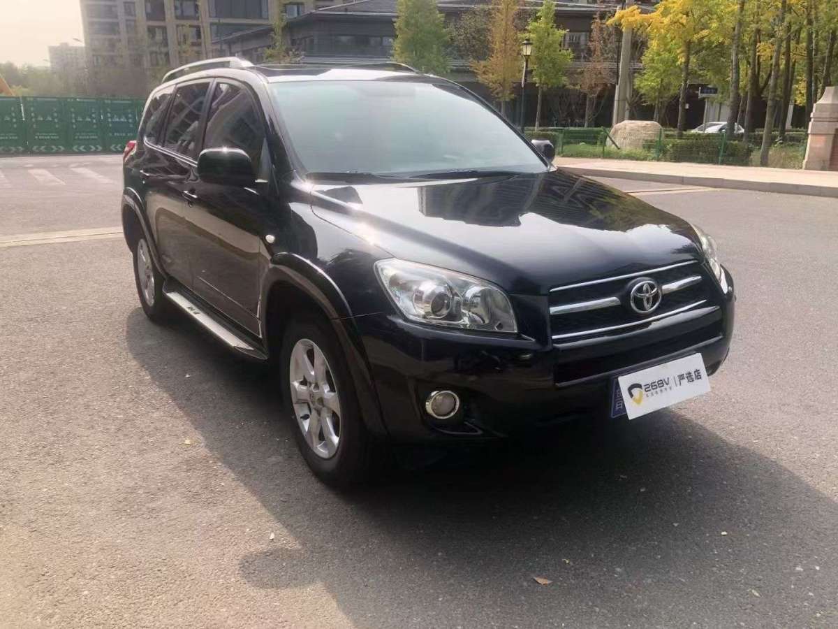 2011年10月豐田 RAV4榮放  2011款 2.4L 自動四驅(qū)豪華版