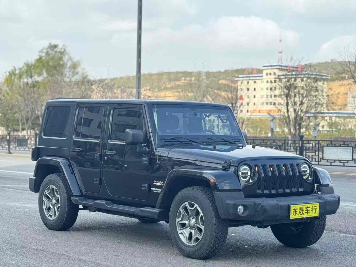 Jeep 牧馬人  2013款 3.6L Sahara 四門(mén)版圖片