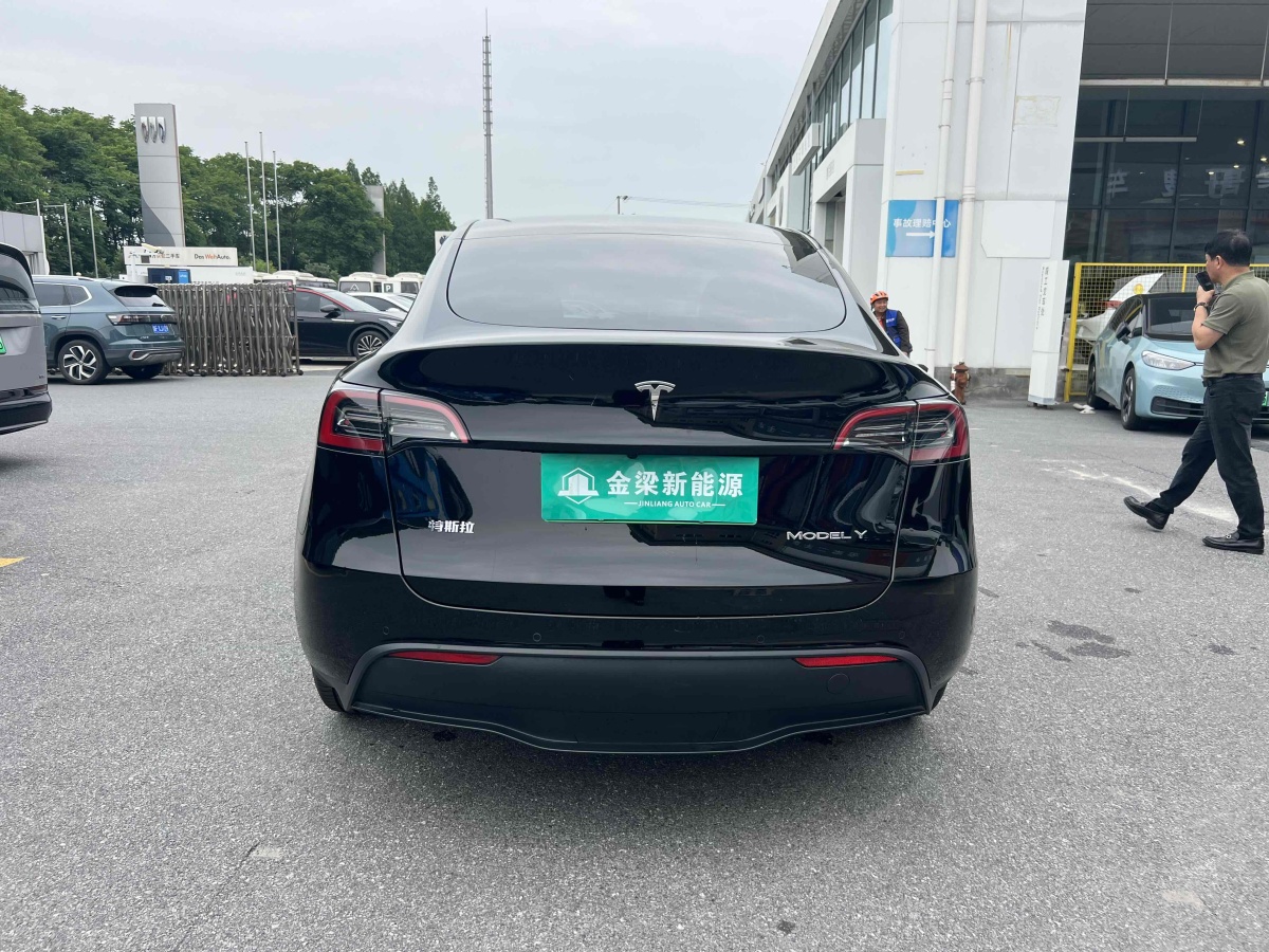 特斯拉 Model Y  2023款 長(zhǎng)續(xù)航全輪驅(qū)動(dòng)版圖片