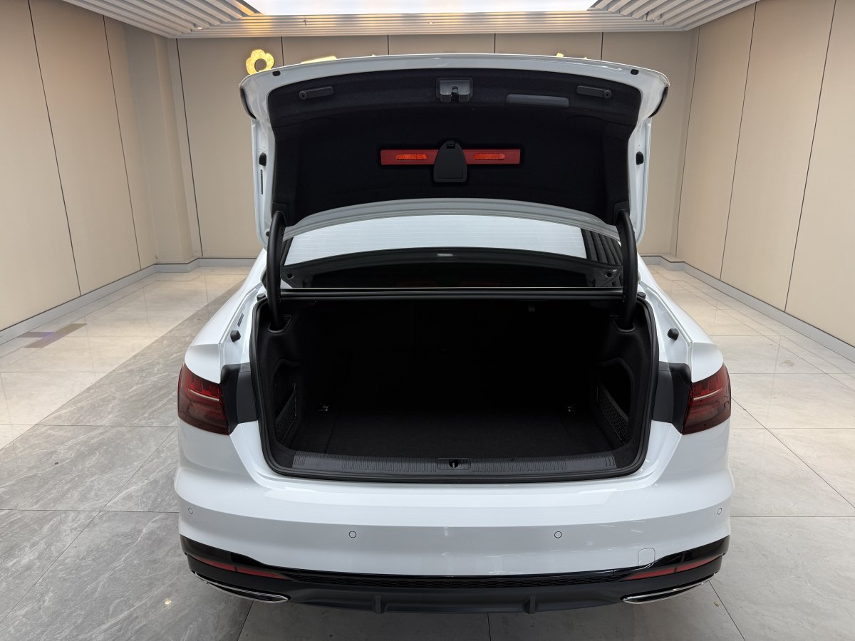 奧迪 奧迪A4L  2024款 40 TFSI 豪華動(dòng)感型圖片