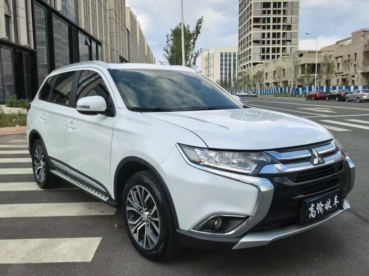 三菱 歐藍德  2018款 2.0L 兩驅(qū)榮耀版 5座圖片