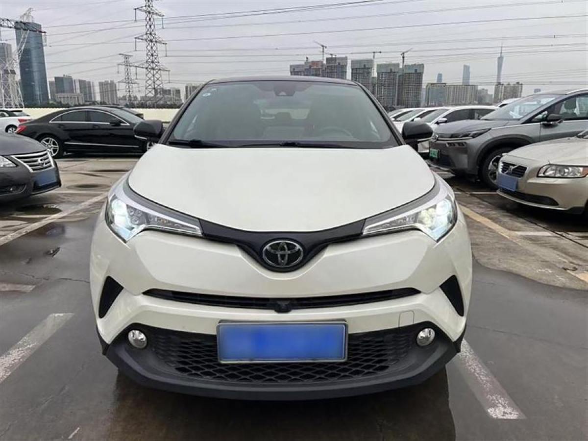 豐田 C-HR  2020款 2.0L 領(lǐng)先版圖片