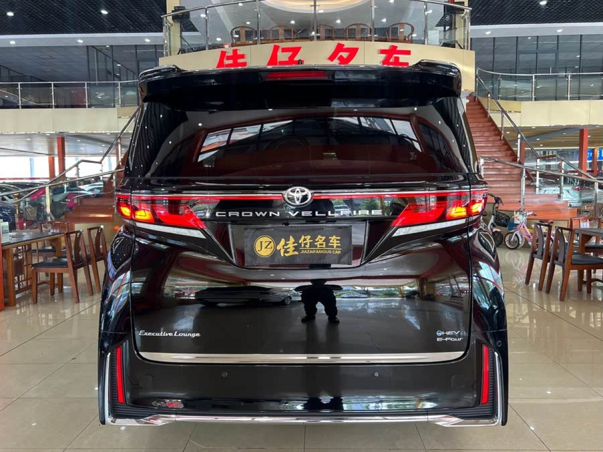 豐田 威爾法  2024款 皇冠 雙擎 2.5L 至尊版圖片