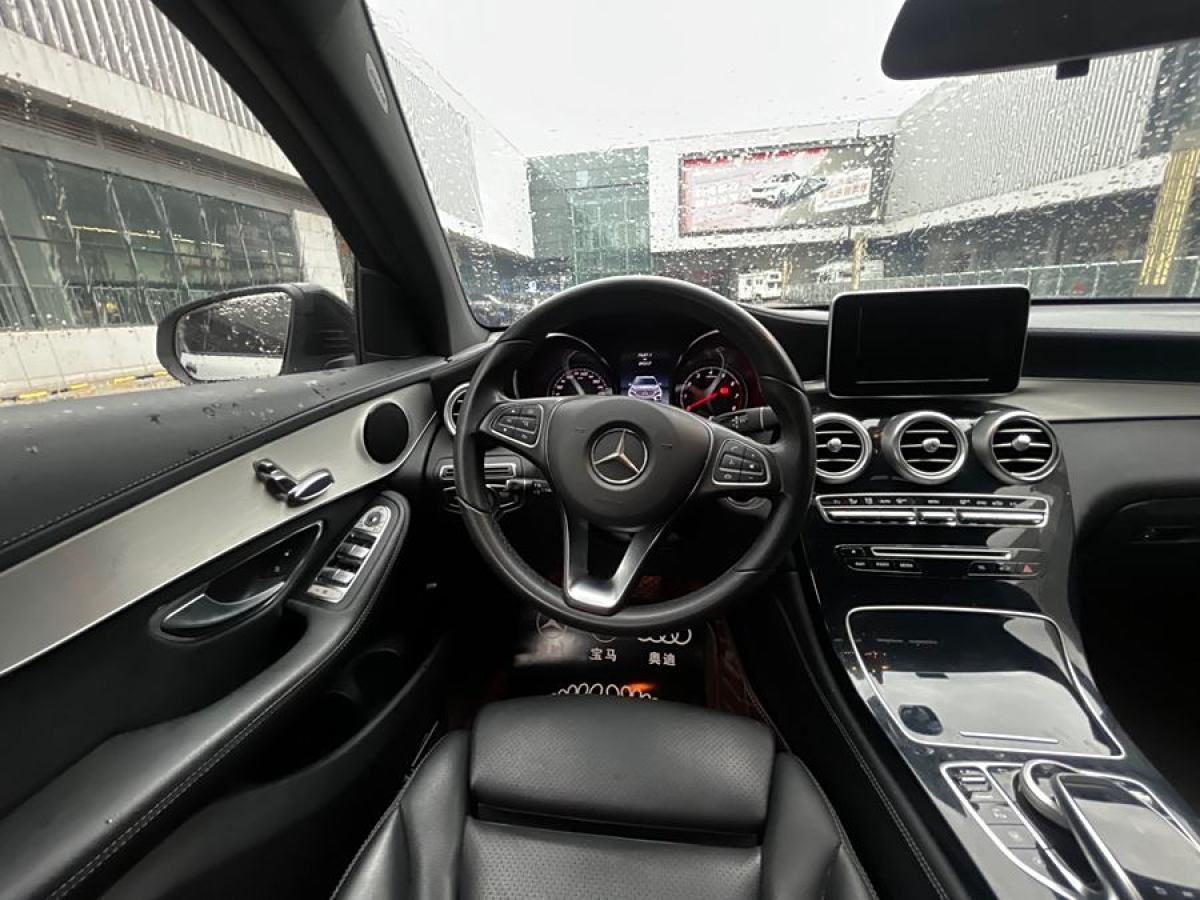 奔馳 奔馳GLC  2023款 GLC 300 4MATIC 轎跑SUV圖片