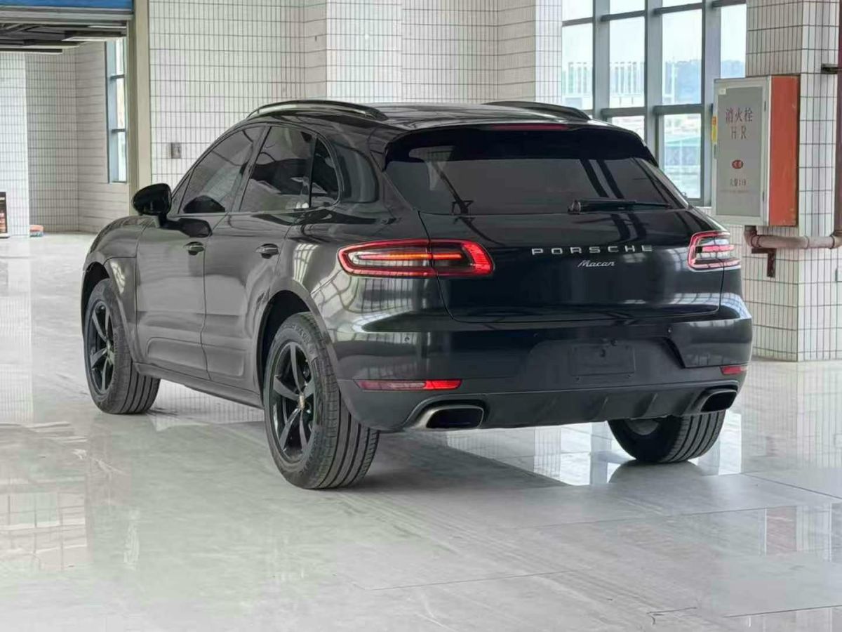 保時(shí)捷 Macan 圖片