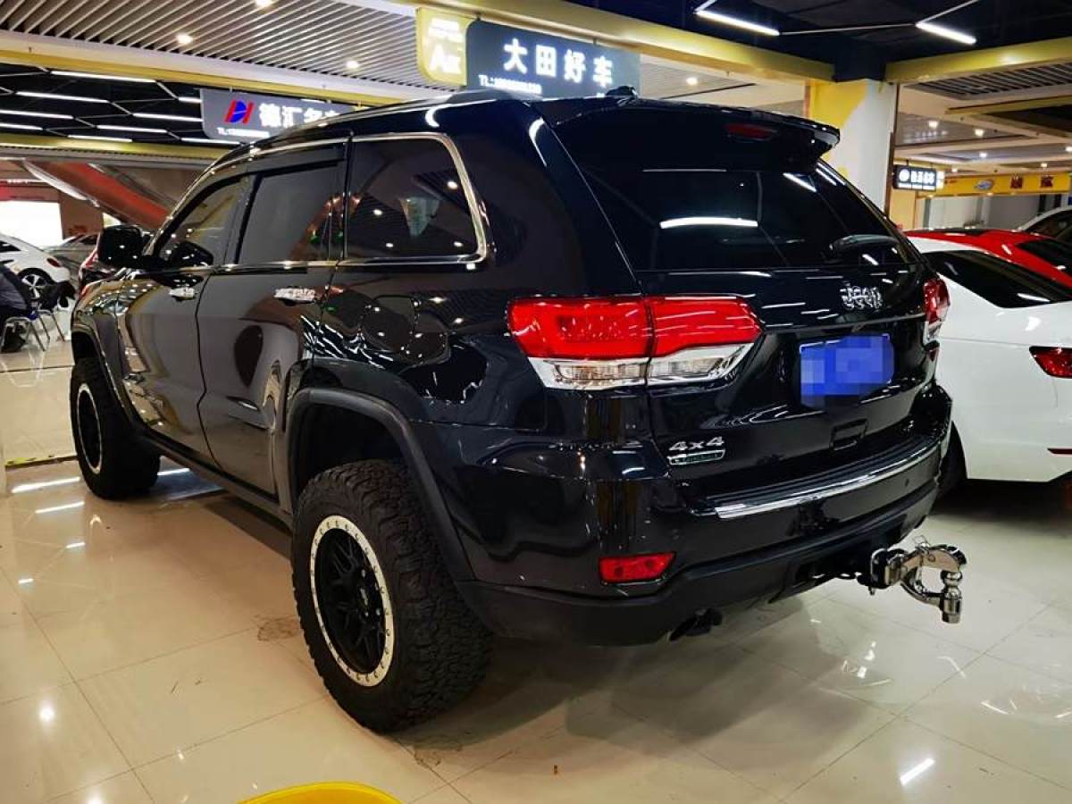 2014年10月Jeep 大切諾基  2014款 3.0TD 柴油 舒享導(dǎo)航版