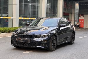 寶馬3系 寶馬 325i M運(yùn)動曜夜套裝
