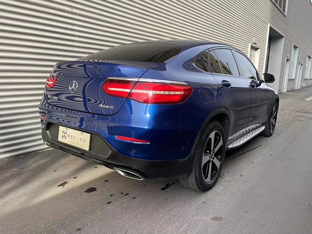 2018年7月奔馳 奔馳GLC  2023款 GLC 300 4MATIC 轎跑SUV