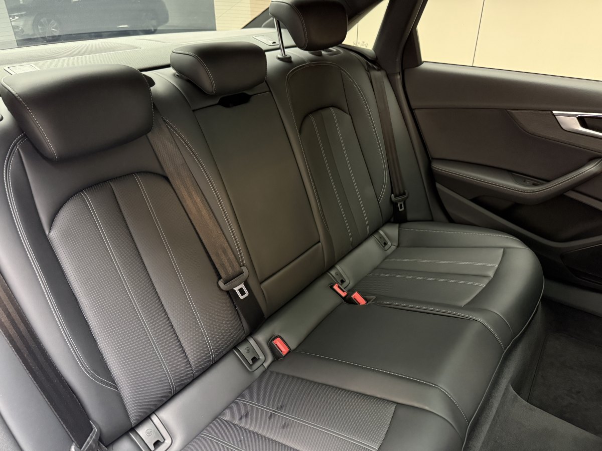 奧迪 奧迪A4L  2024款 40 TFSI 豪華動(dòng)感型圖片