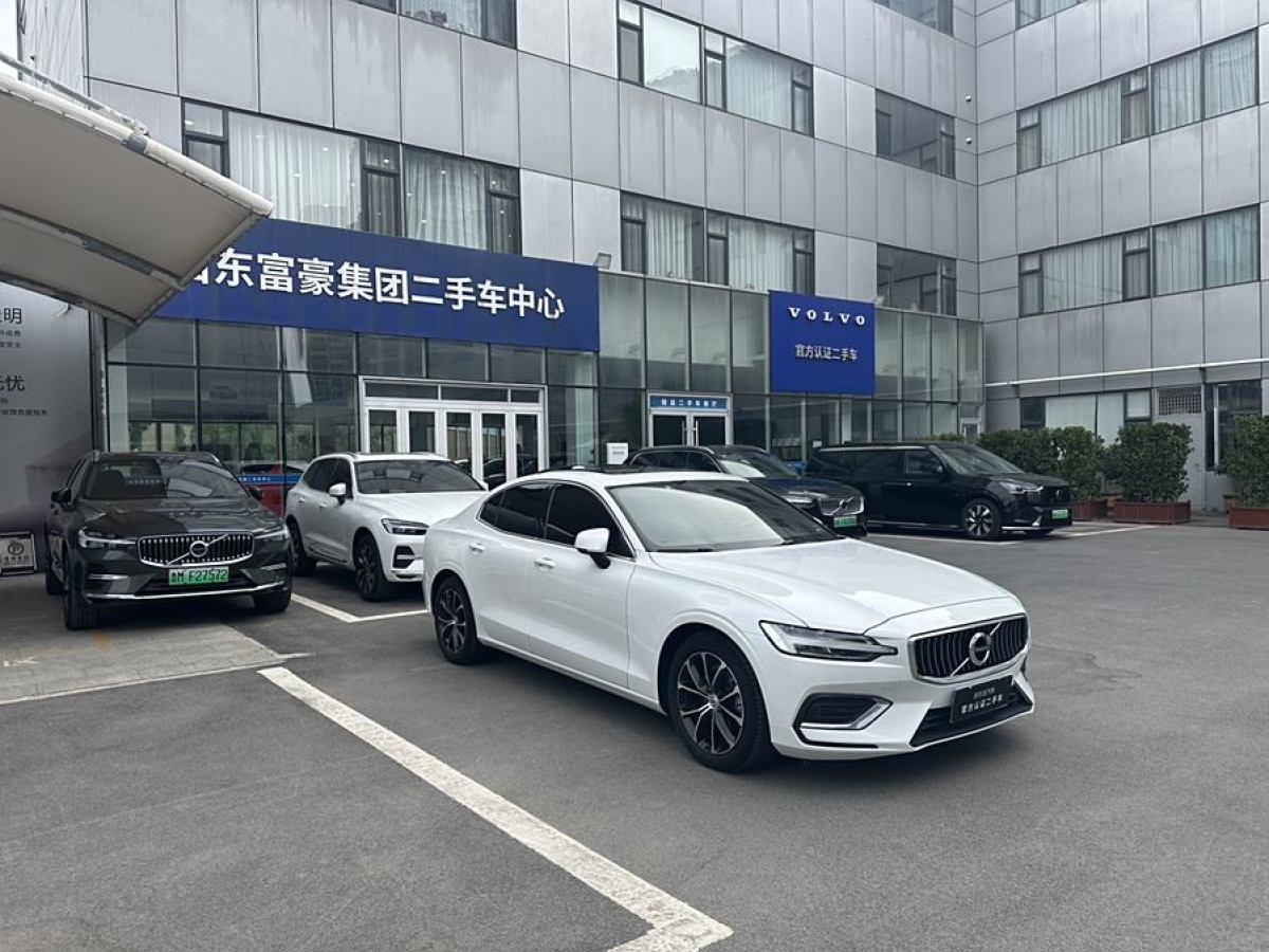 沃尔沃 S60L  2022款 B4 智逸豪华版图片