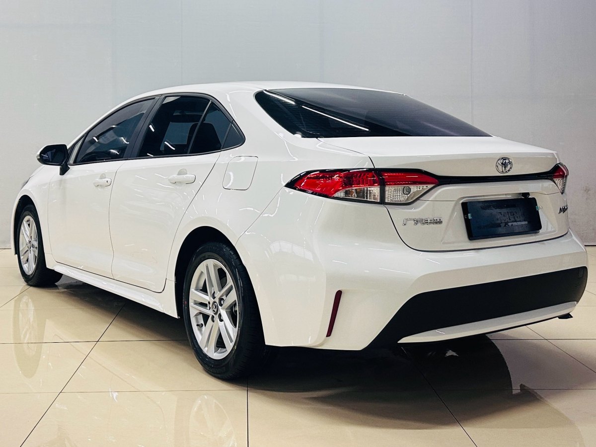 豐田 雷凌  2021款 TNGA 1.5L CVT領(lǐng)先版圖片