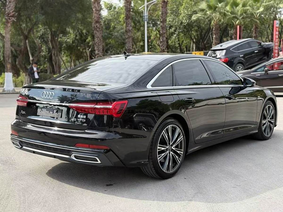 奧迪 奧迪A6L  2022款 45 TFSI quattro 臻選動(dòng)感型圖片