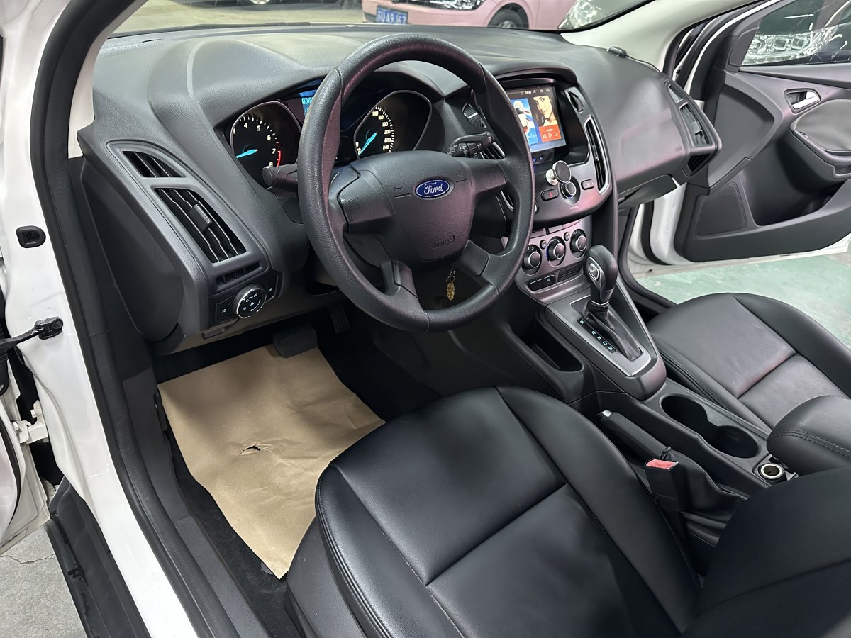 福特 ?？怂? 2012款 兩廂 1.6L 自動舒適型圖片