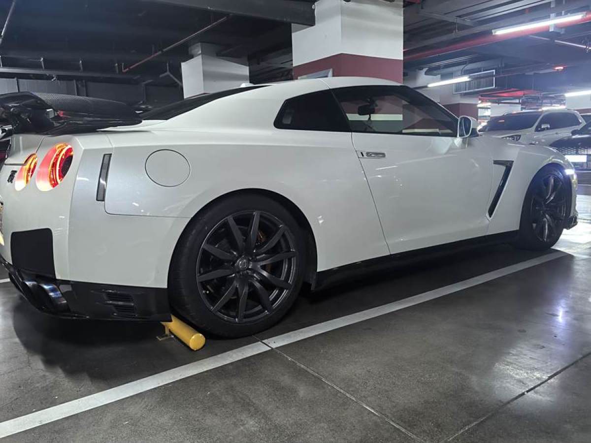 日產(chǎn) GT-R  2013款 3.8T Premium Edition圖片