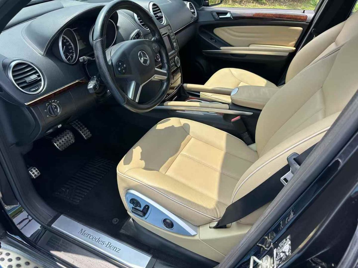奔馳 C級 AMG  2011款 雙門轎跑車 6.2 V8圖片