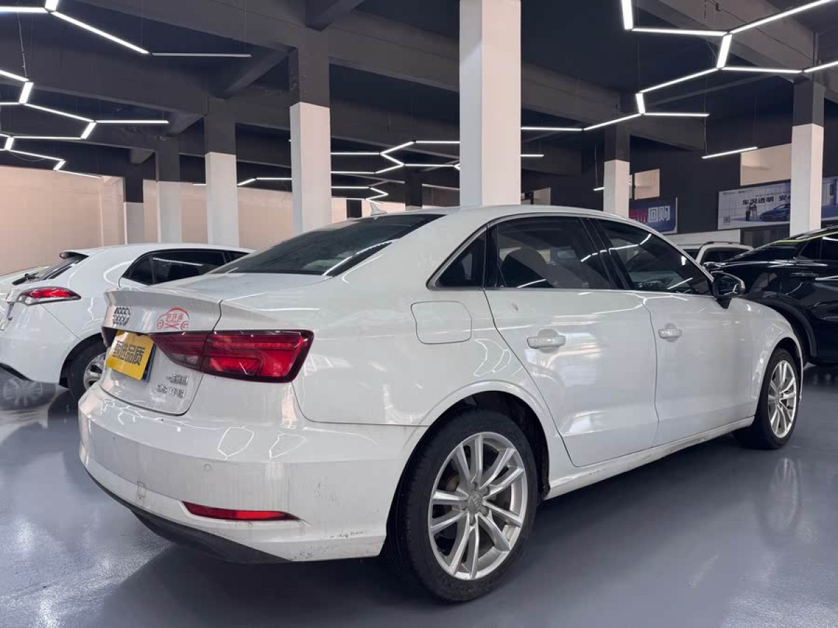 奧迪 奧迪A3  2018款 30周年年型 Limousine 35 TFSI 進取型圖片