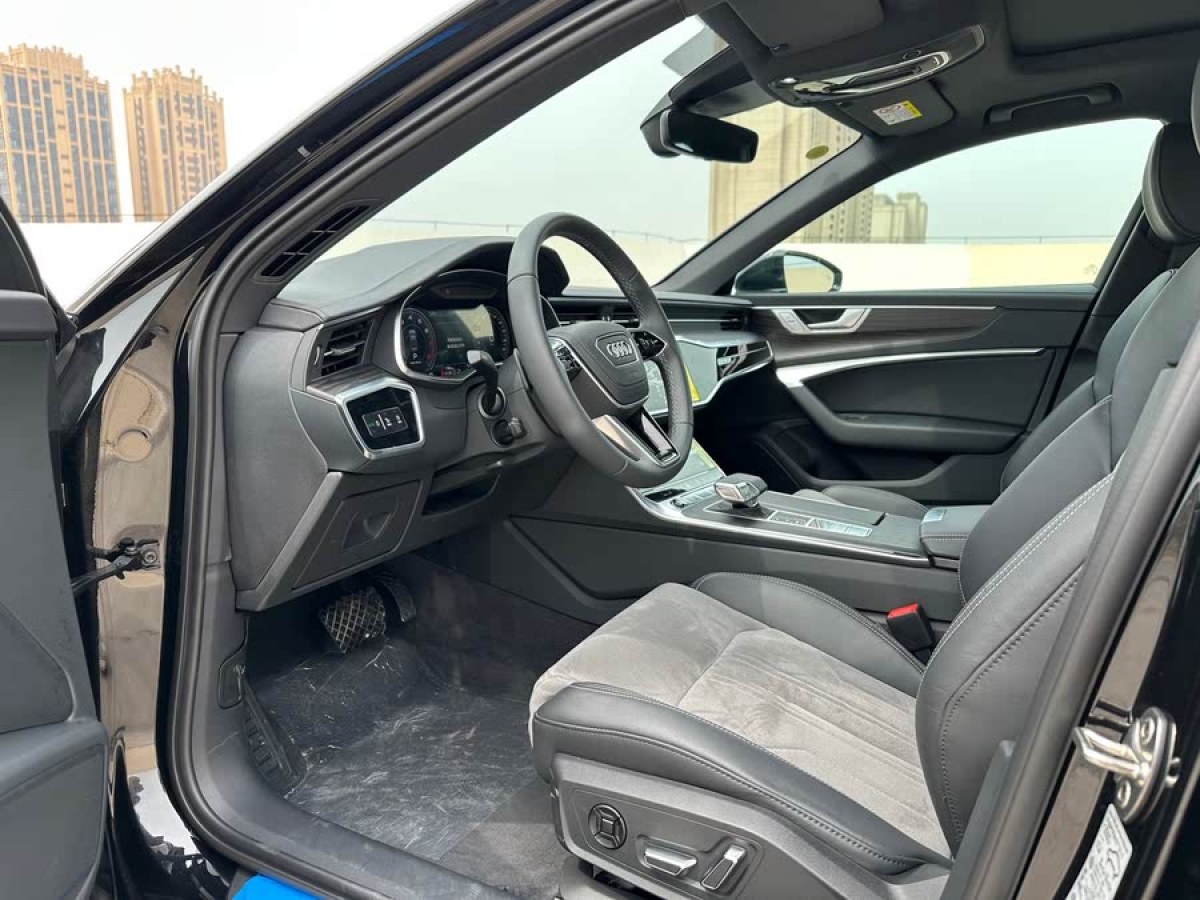 奧迪 奧迪A6L  2024款 45 TFSI quattro 臻選動感型圖片