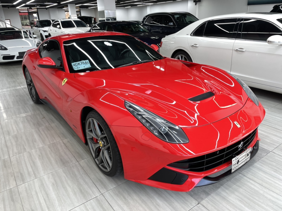 法拉利 f12berlinetta 2013款 6.3l 標準型圖片