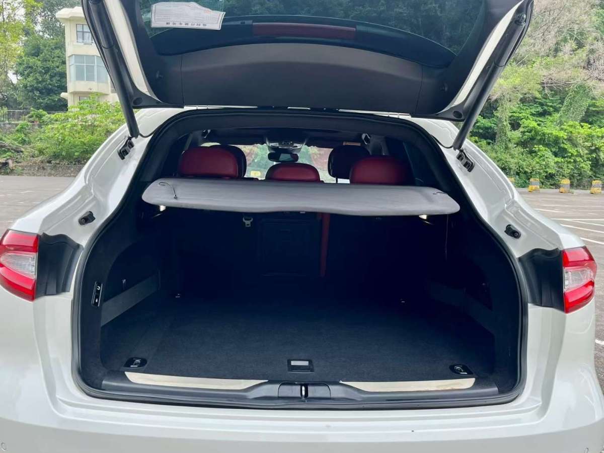 瑪莎拉蒂 Levante  2018款 3.0T 350Hp 標(biāo)準(zhǔn)版圖片