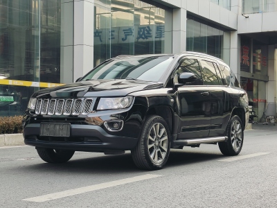 2015年7月 Jeep 指南者(進(jìn)口) 2.0L 兩驅(qū)豪華版圖片