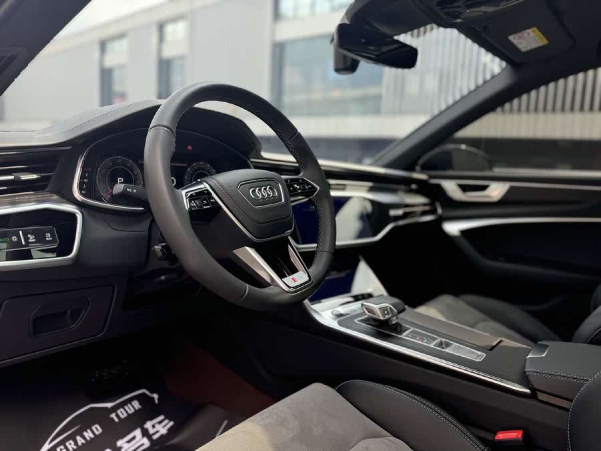 奧迪 奧迪A6L  2024款 45 TFSI quattro 臻選動(dòng)感型圖片