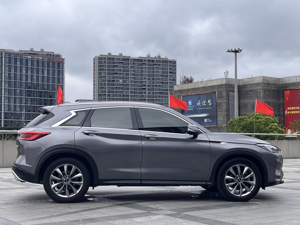 2021年1月英菲尼迪 QX50  2020款 改款 2.0T 兩驅(qū)時(shí)尚版