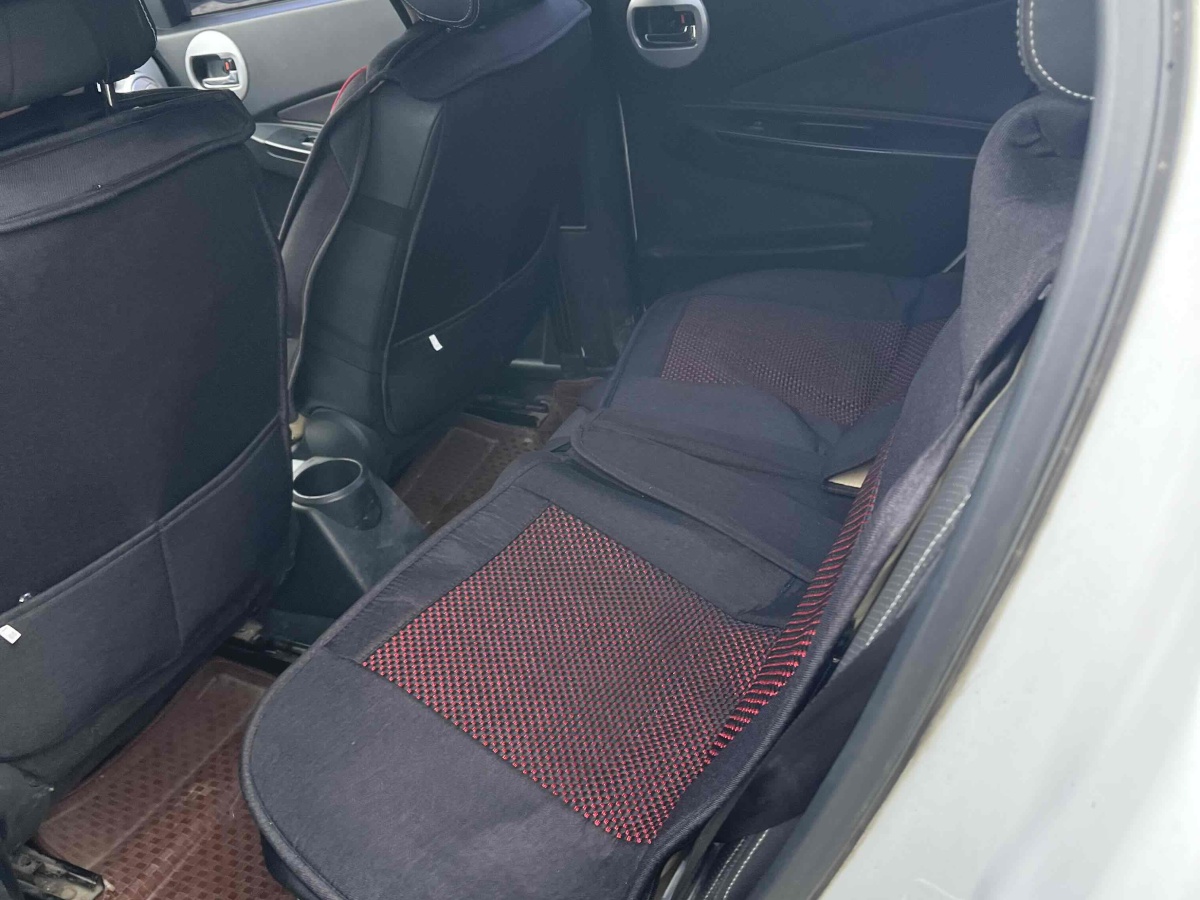 欧朗 欧朗  2014款 两厢 1.5L 自动豪华型图片