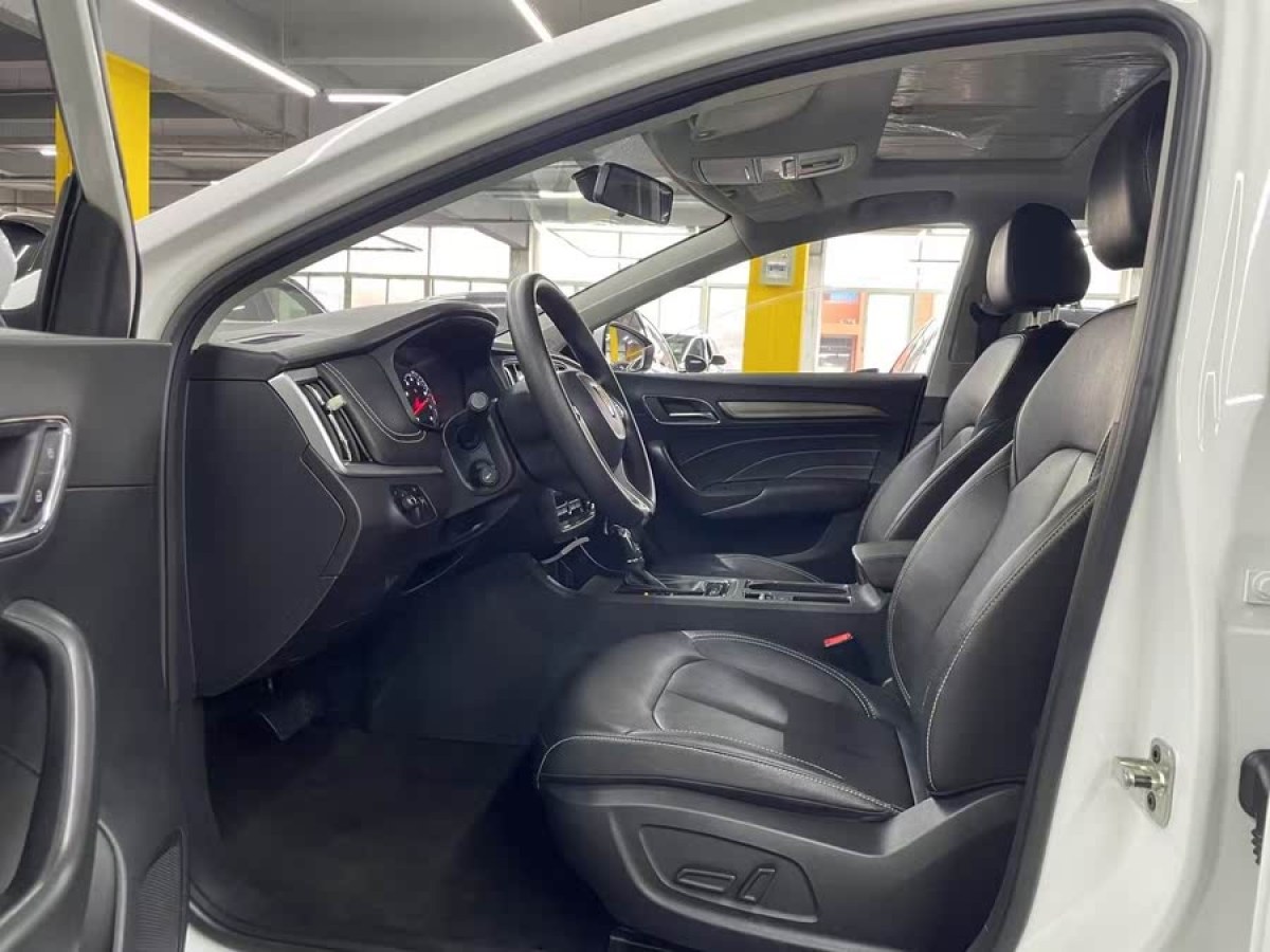 榮威 i6  2020款  PLUS 1.6L CVT 4G互聯(lián)榮耀旗艦版圖片