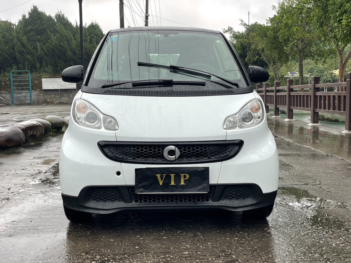 2014年06月smart fortwo  2014款 1.0 MHD 硬頂新年特別版