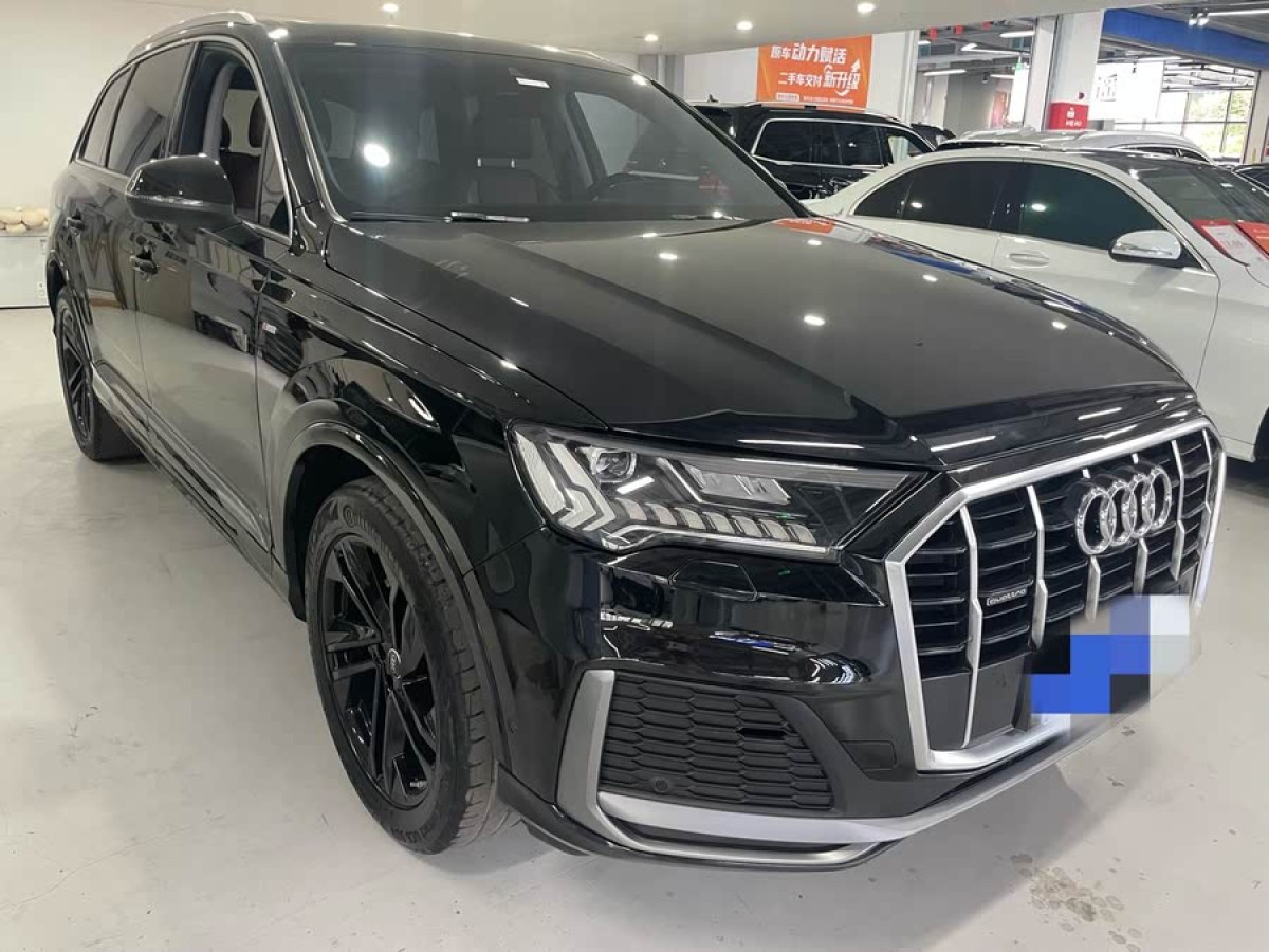 奧迪 奧迪Q7  2024款 45 TFSI quattro S line運(yùn)動(dòng)型圖片