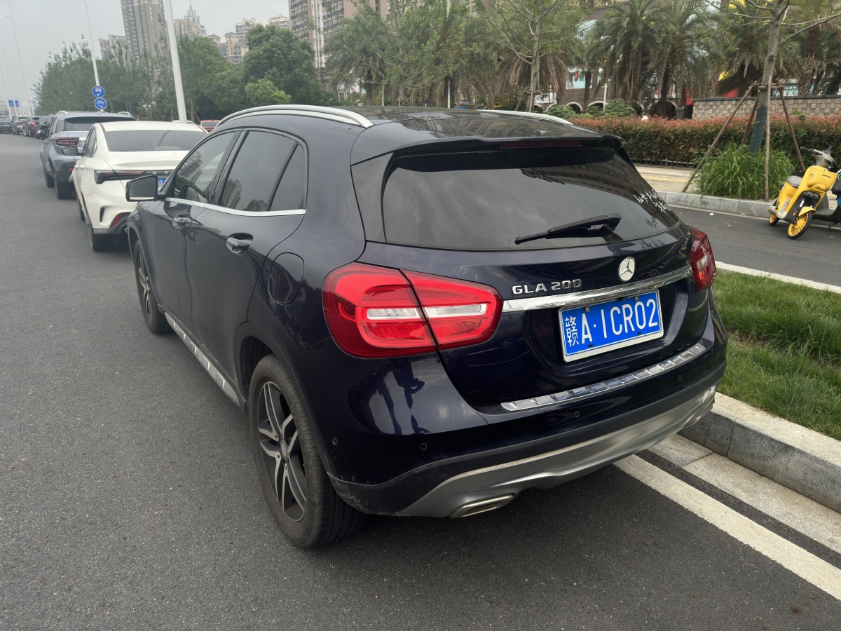 奔馳 奔馳GLA  2016款 GLA 200 時(shí)尚型圖片