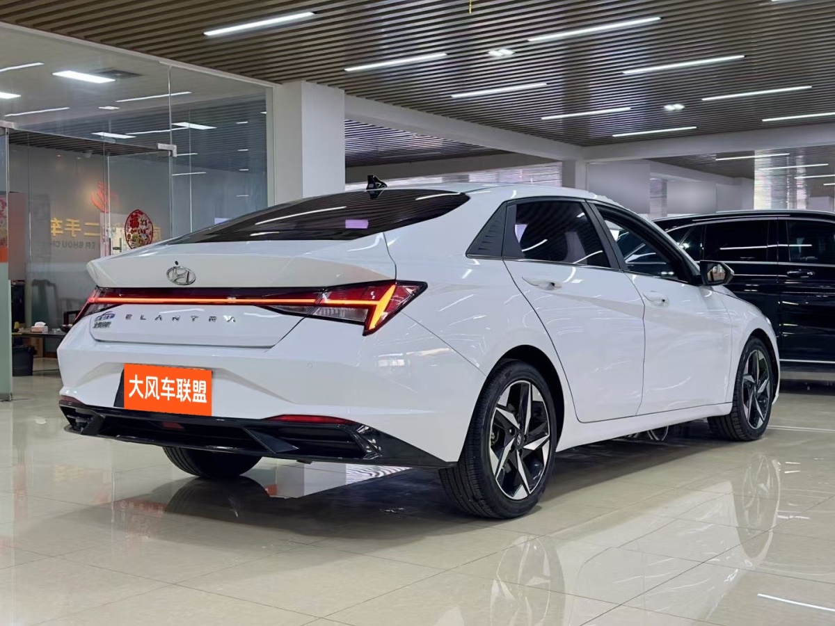 現(xiàn)代 伊蘭特  2021款 1.5L LUX尊貴版圖片