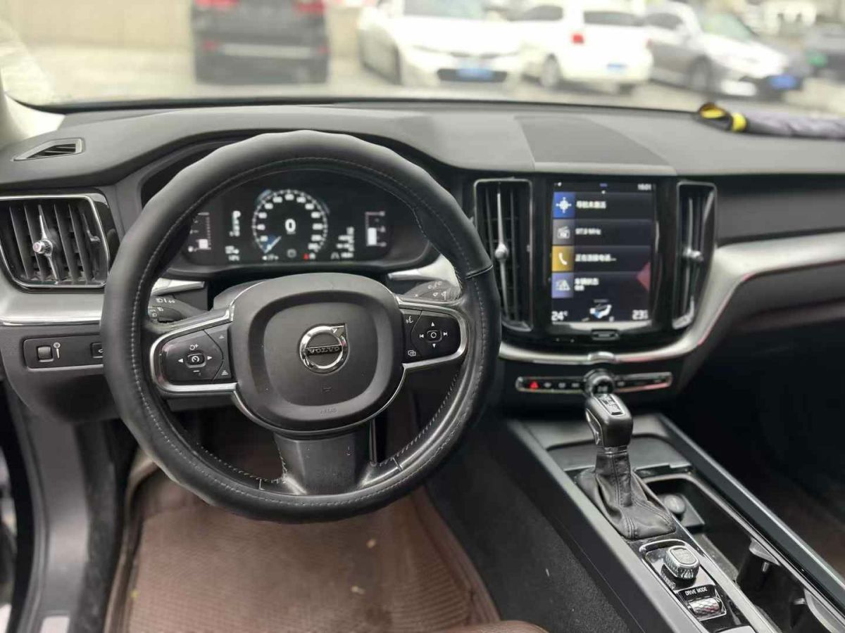 沃爾沃 XC60  2020款 T4 智行豪華版圖片