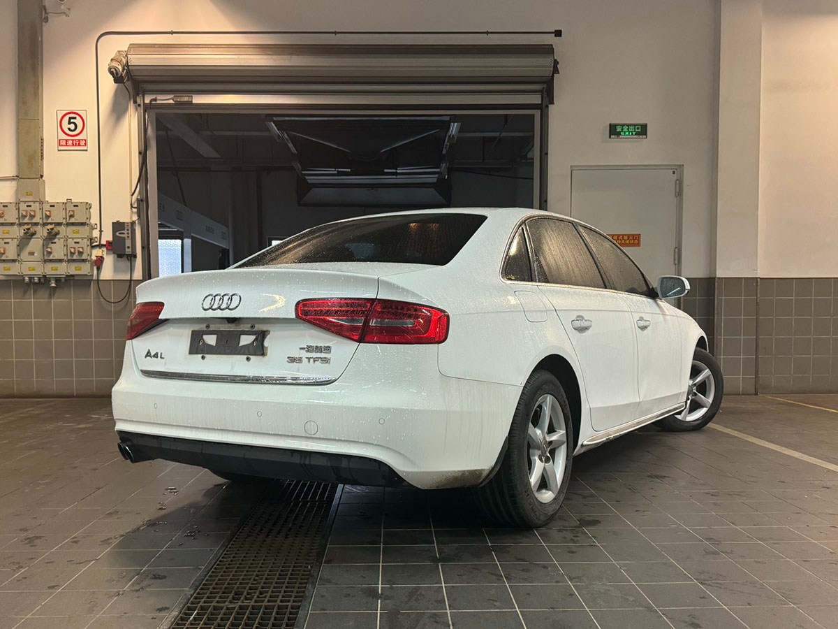 奧迪 奧迪A4L  2015款 35 TFSI 自動標準型圖片