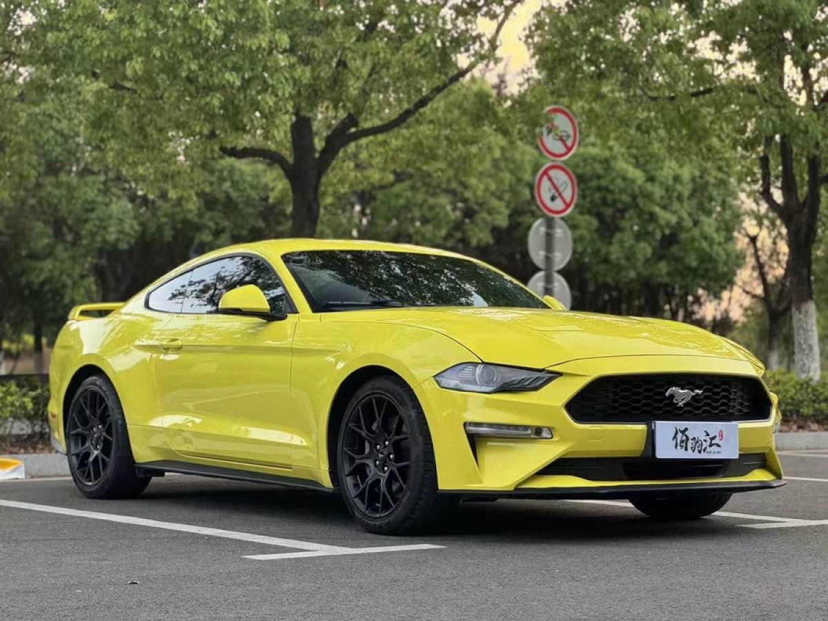 福特 Mustang  2021款 2.3L EcoBoost 掠光復(fù)刻限量版圖片