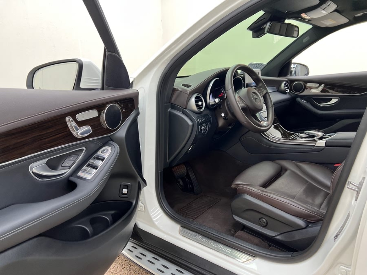 奔馳 奔馳GLC  2018款 改款 GLC 260 4MATIC 豪華型圖片