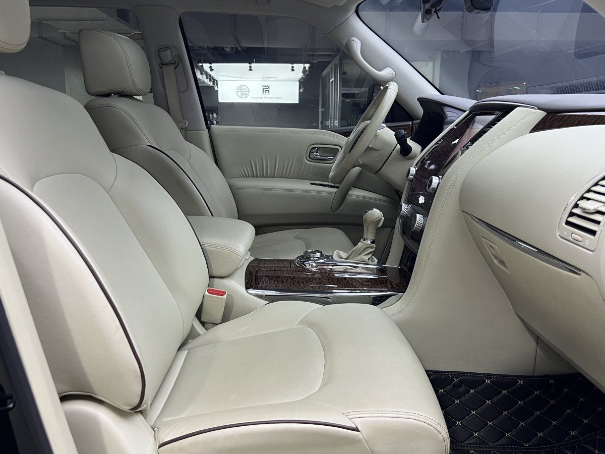 日產(chǎn) 途樂(lè)  2018款 4.0L 鉑金型圖片