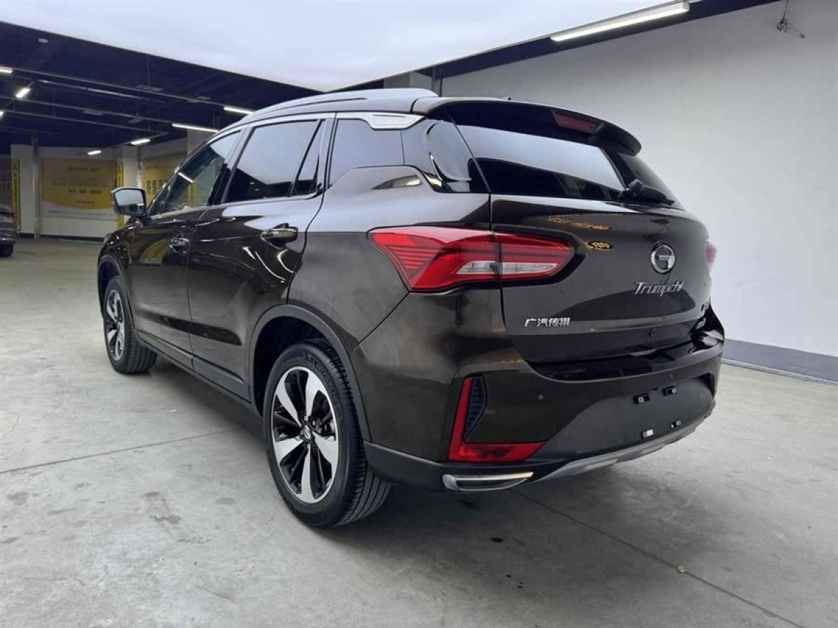 廣汽傳祺 GS4  2018款 235T DCT兩驅(qū)豪華智聯(lián)百萬(wàn)紀(jì)念版圖片